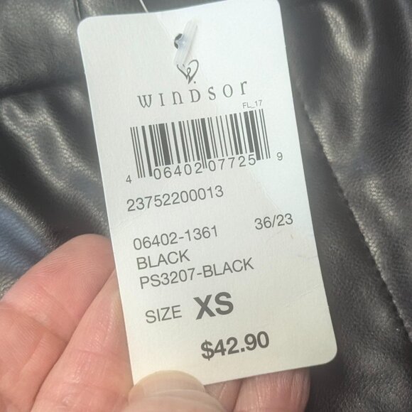 NWT Windsor Size XS Black Pleather Cargo Pants - Picture 5 of 12